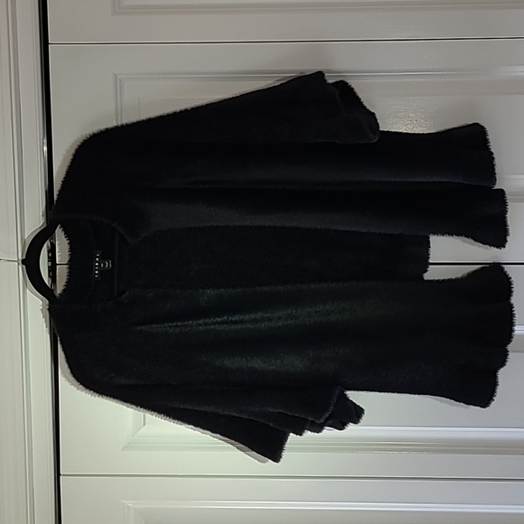 Tribal Black Oversized 3/4 sleeve Chenille Fur like Sweater Cape Size Small - Picture 2 of 9